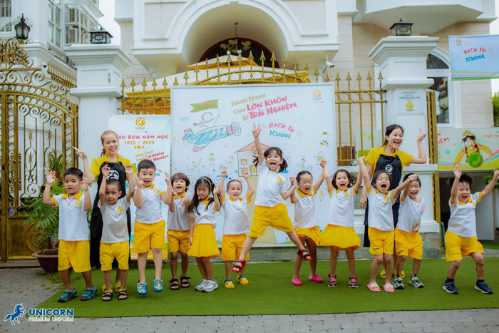 Đồng phục Trường mầm non song ngữ Em Maison